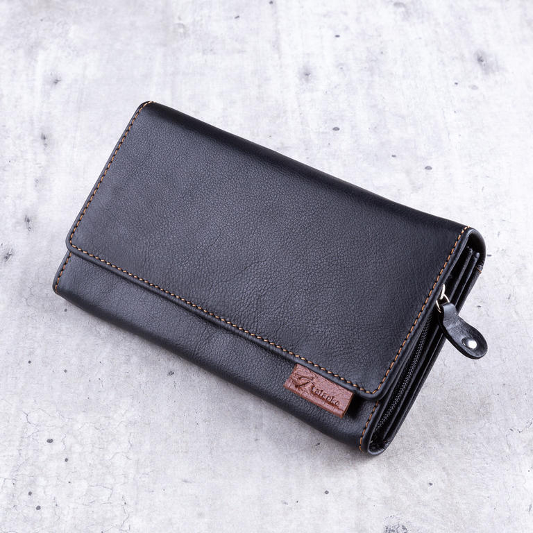 Dámská kožená peněženka černá s hnědým šitím 1
