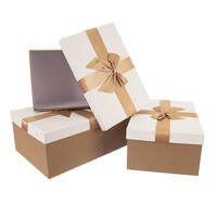 Dárková papírová krabice se stuhou zlatá + bílá, 3 ks vel. M 2